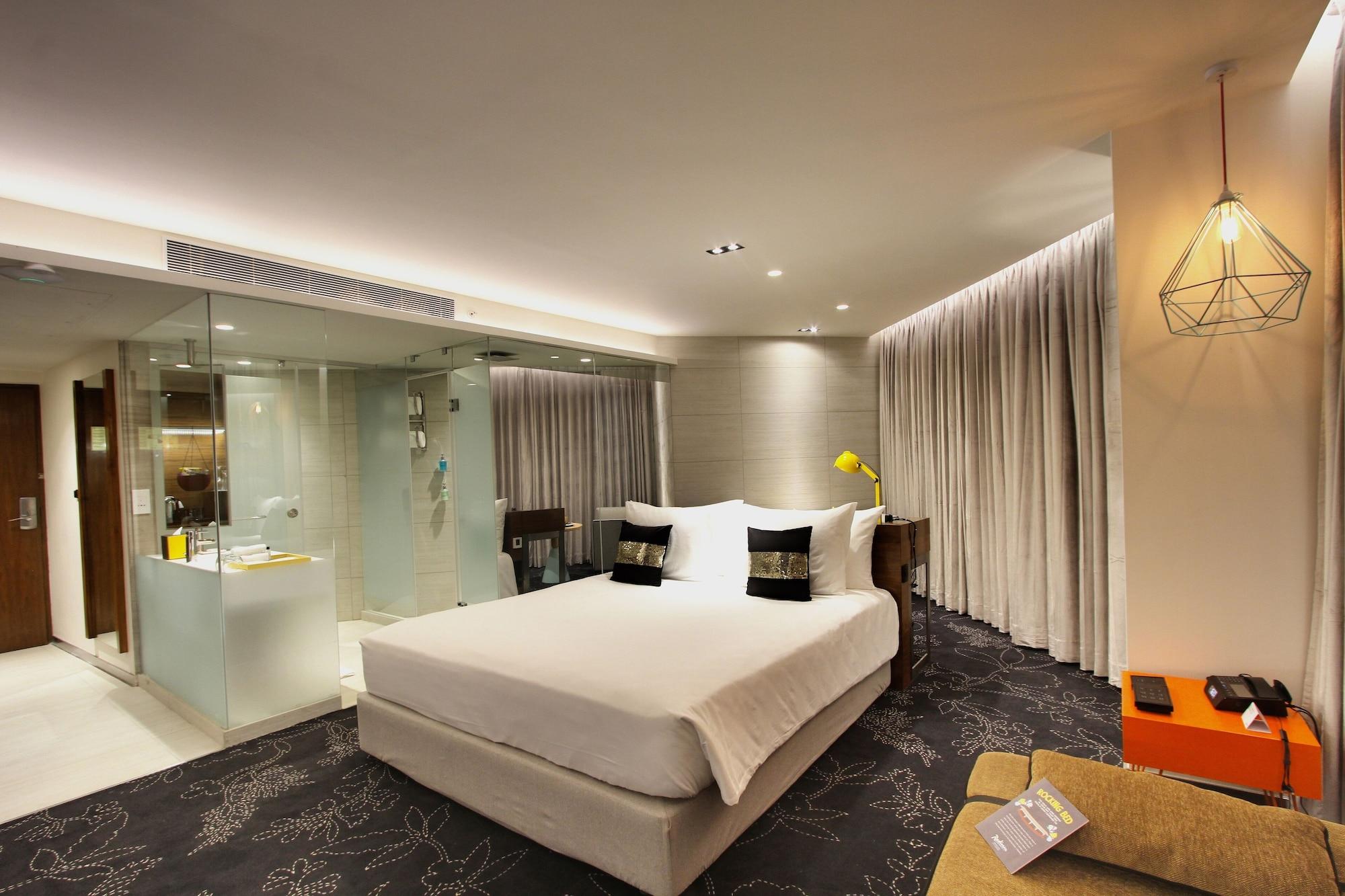 Radisson Bengaluru City Center Εξωτερικό φωτογραφία