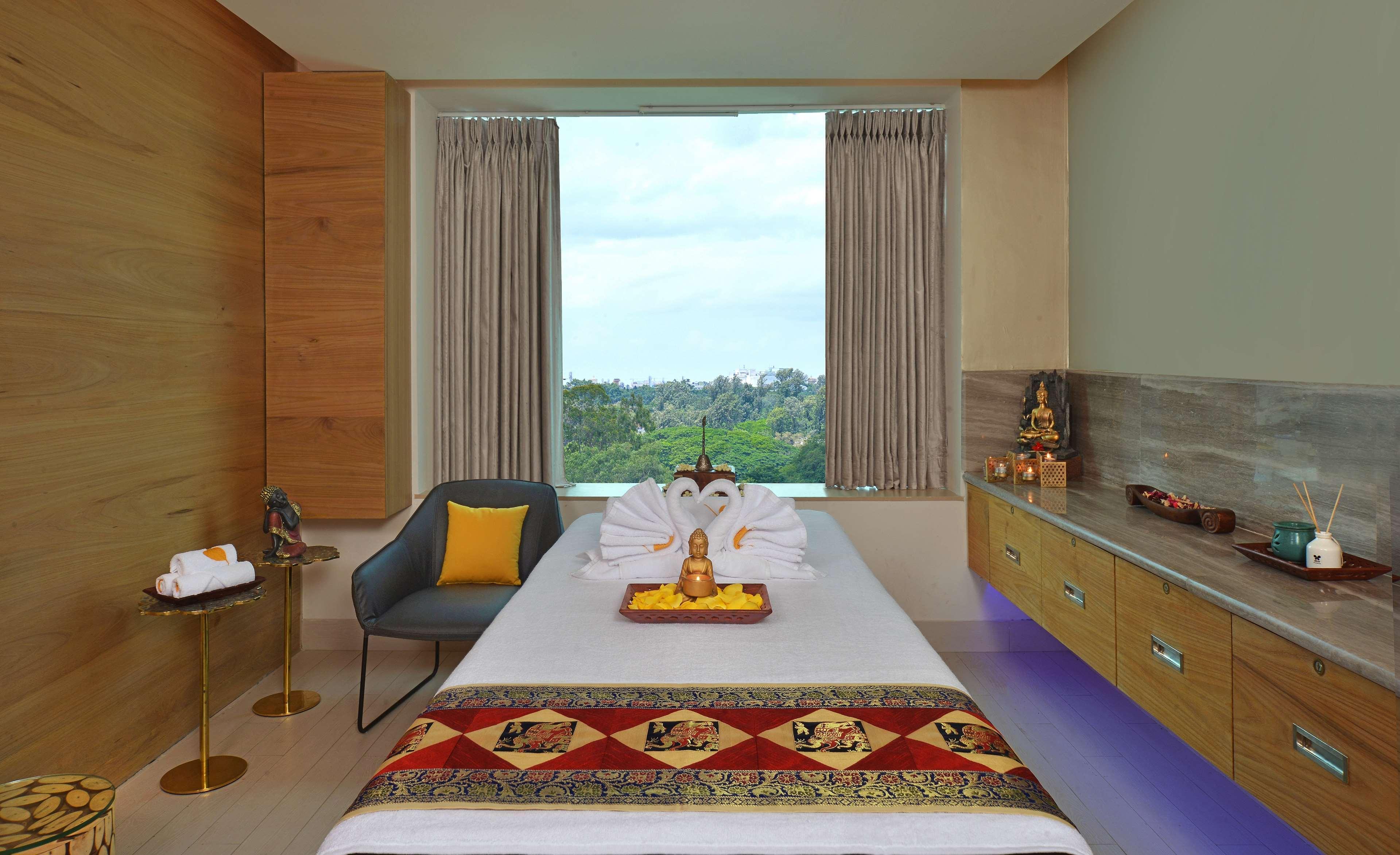 Radisson Bengaluru City Center Εξωτερικό φωτογραφία
