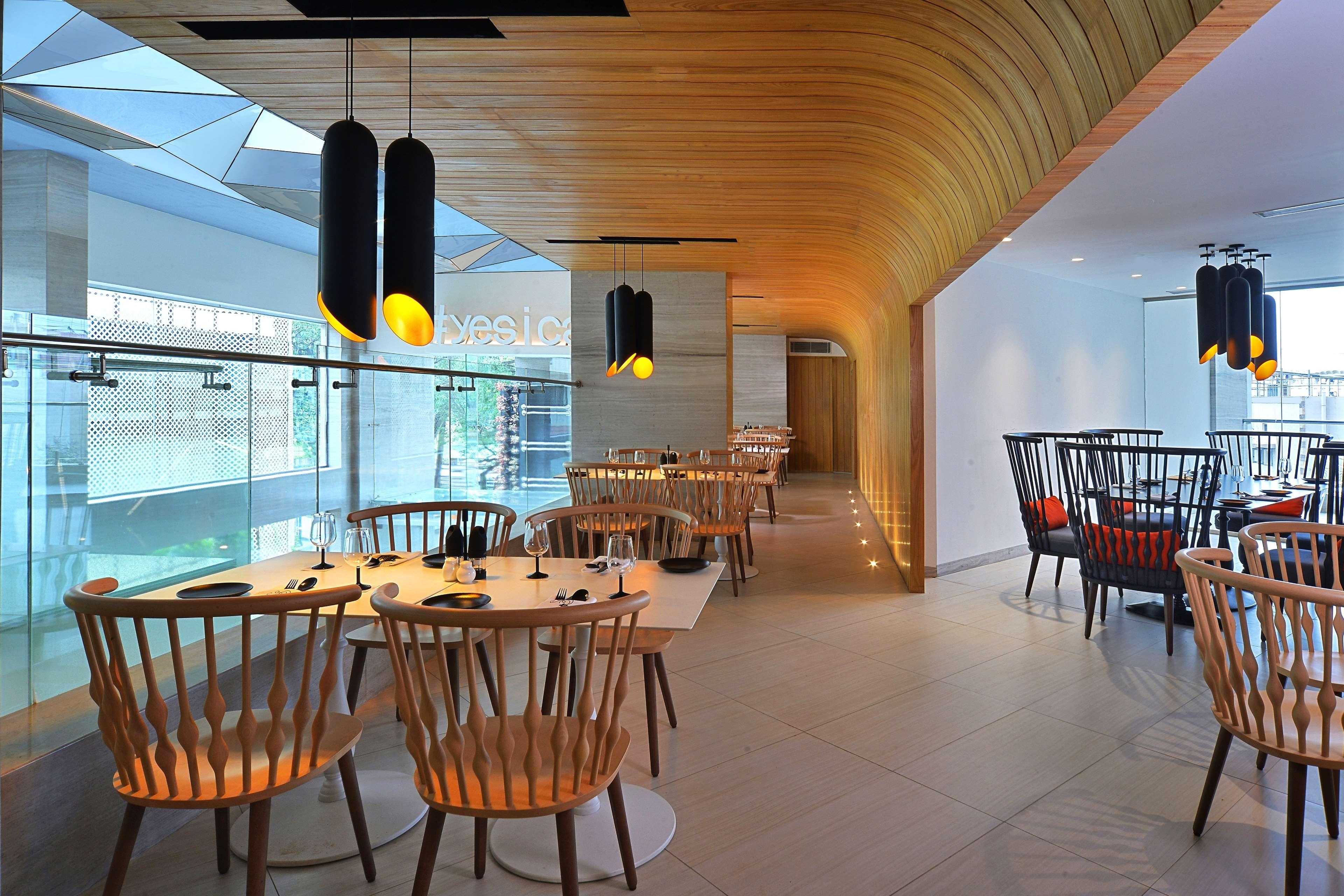 Radisson Bengaluru City Center Εξωτερικό φωτογραφία