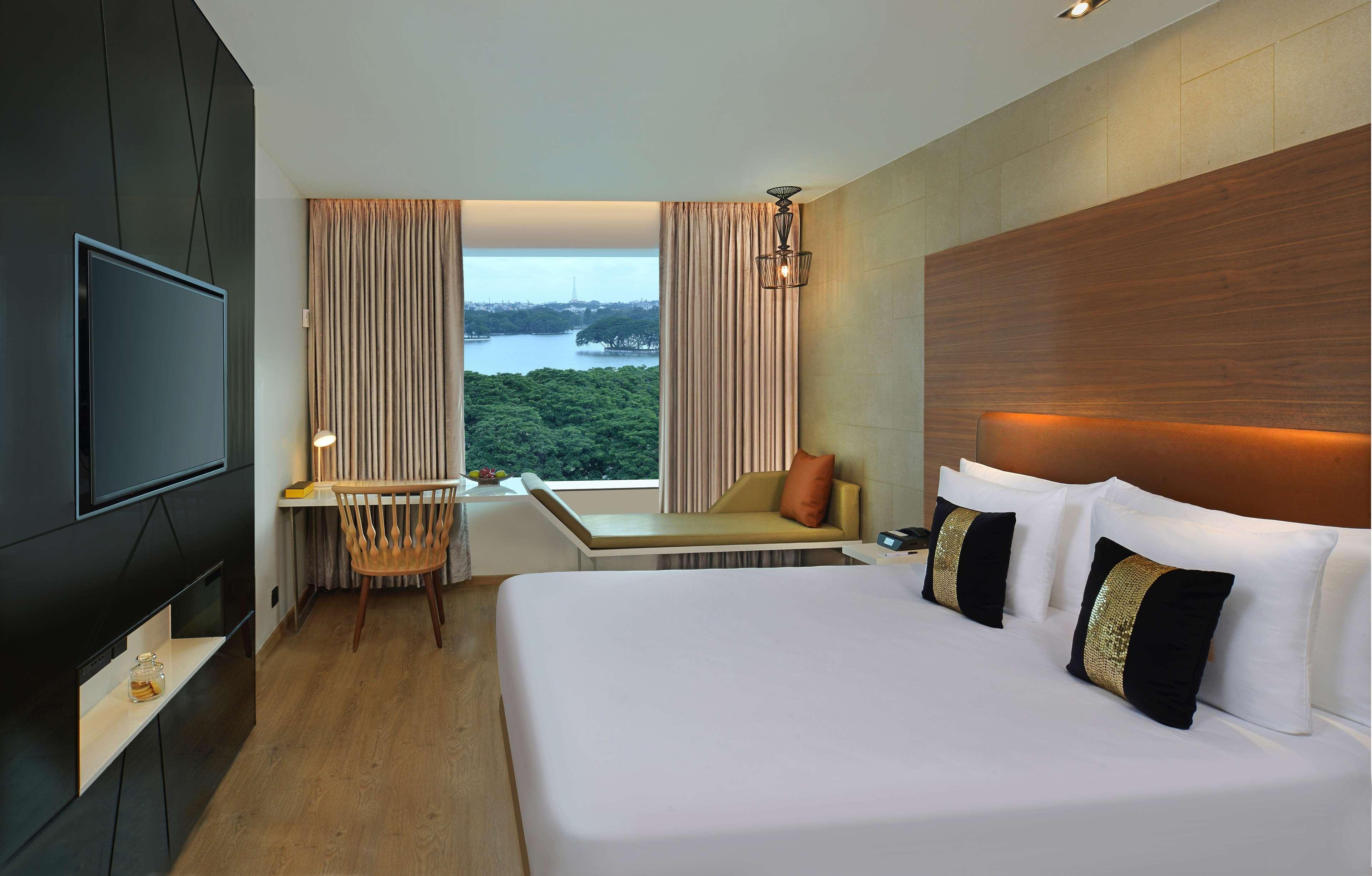 Radisson Bengaluru City Center Εξωτερικό φωτογραφία