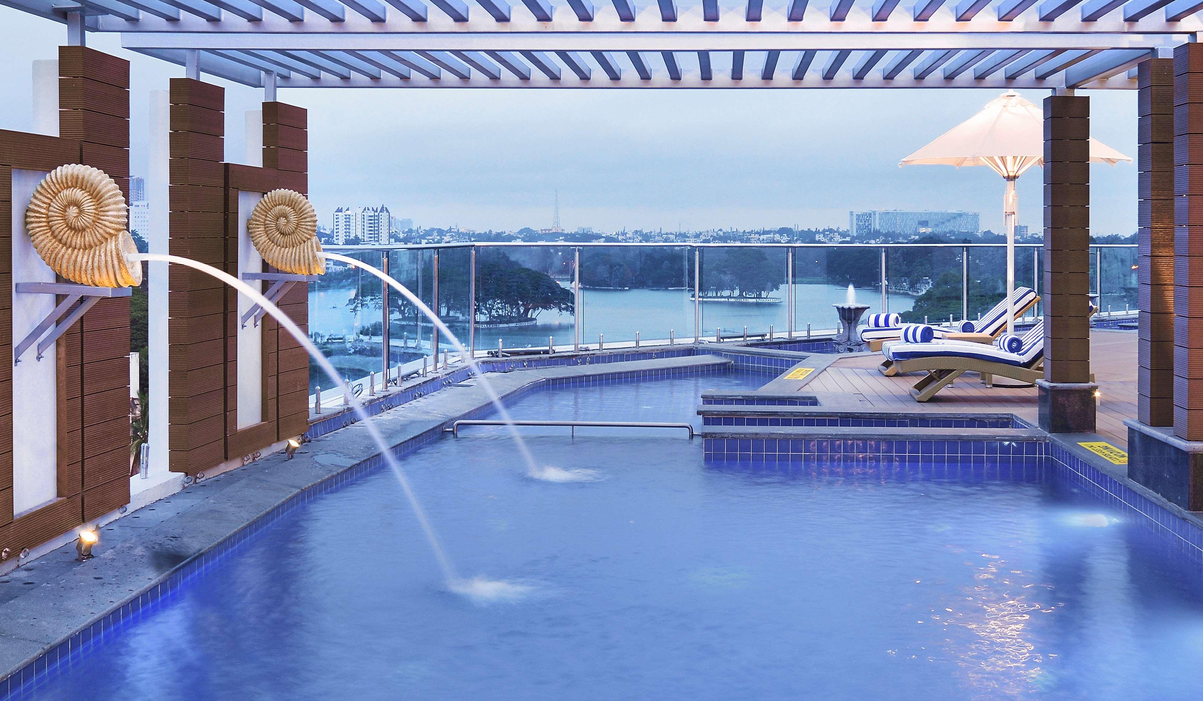 Radisson Bengaluru City Center Εξωτερικό φωτογραφία