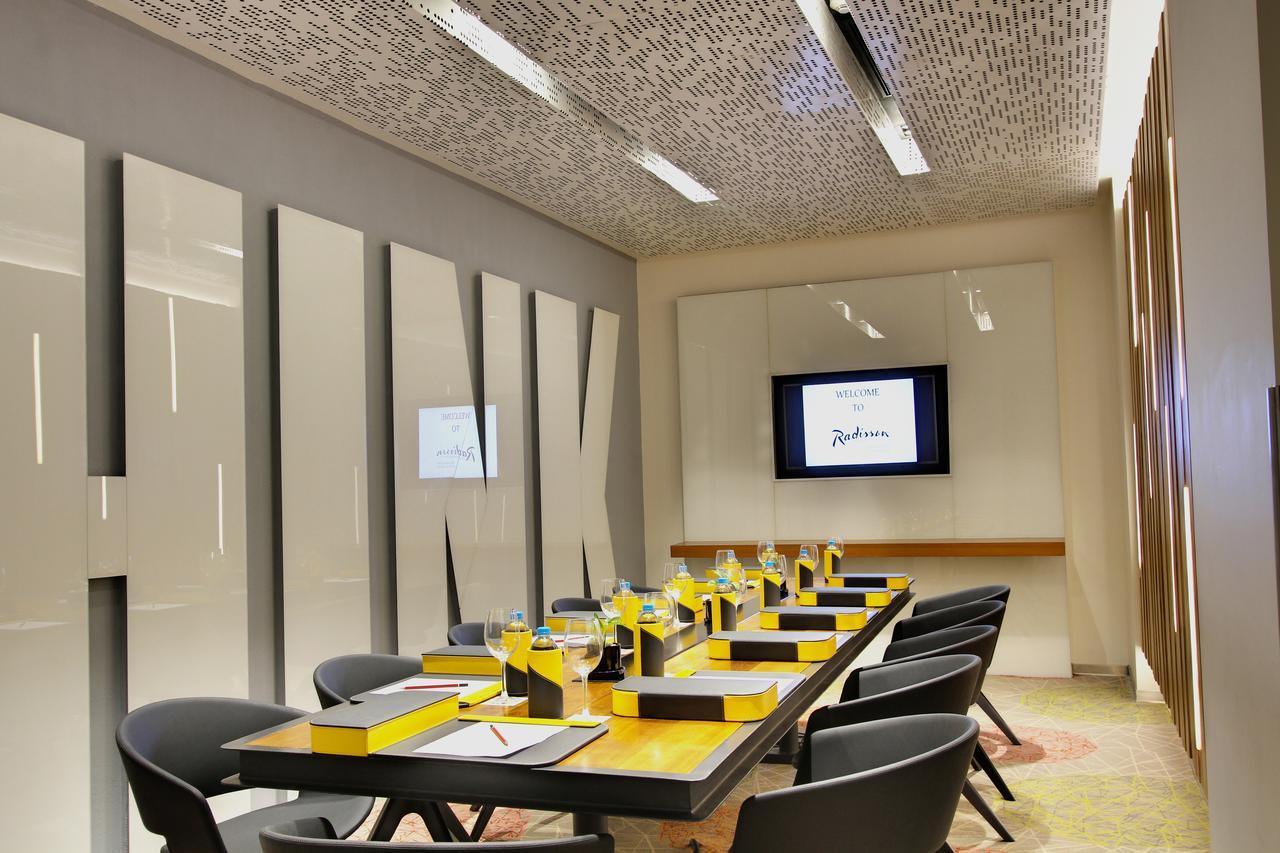 Radisson Bengaluru City Center Εξωτερικό φωτογραφία