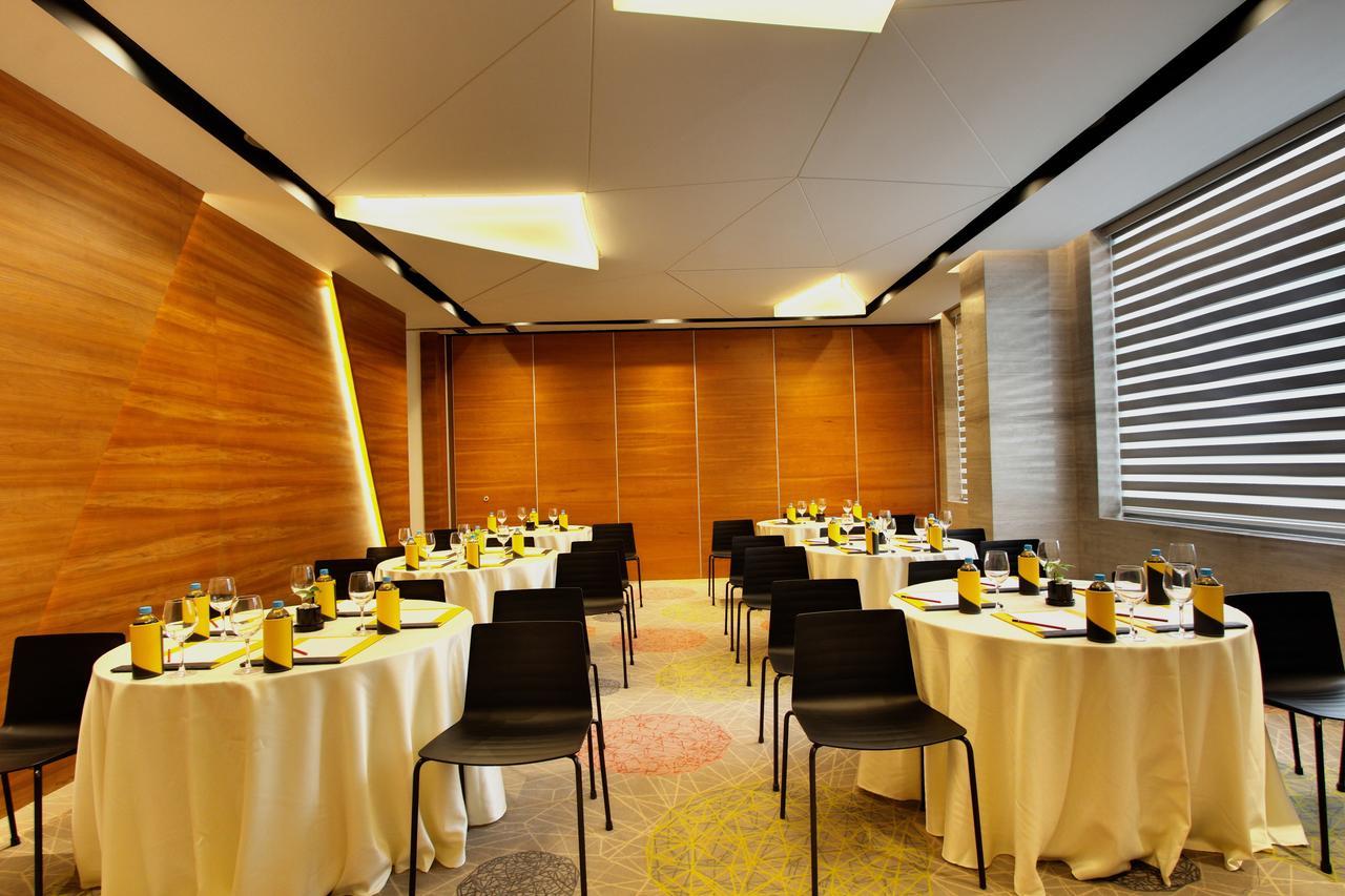 Radisson Bengaluru City Center Εξωτερικό φωτογραφία