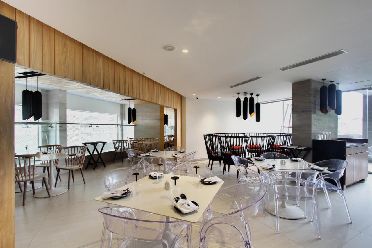 Radisson Bengaluru City Center Εξωτερικό φωτογραφία